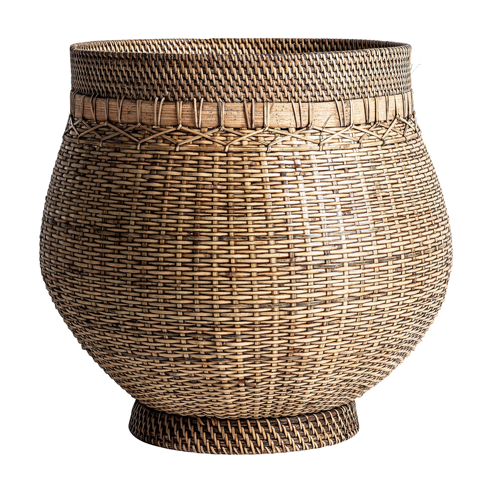 CLOTHES BASKET